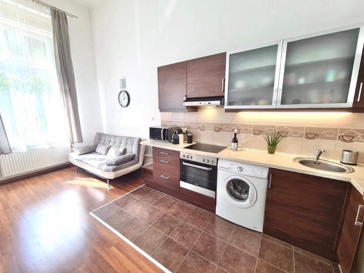 Ricky Apartment Budapest Bagian luar foto