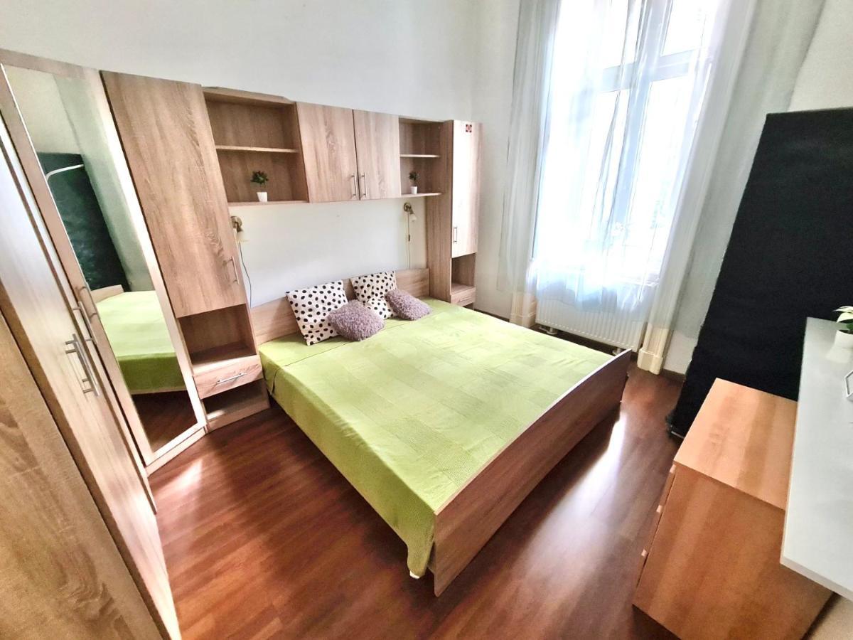 Ricky Apartment Budapest Bagian luar foto