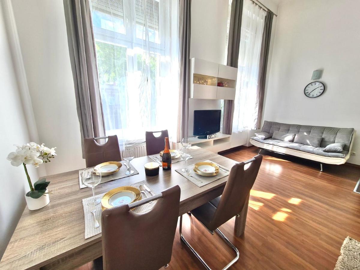 Ricky Apartment Budapest Bagian luar foto